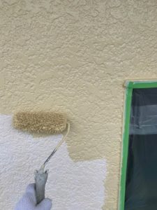 外壁　中塗り　外壁塗装　屋根塗装　埼玉